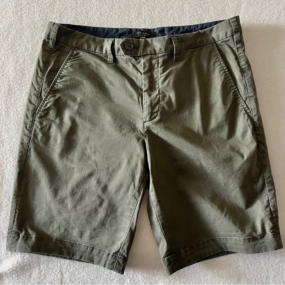 Ted Baker Size 32R Gray/Olive Flat Front Casual Chino Shorts